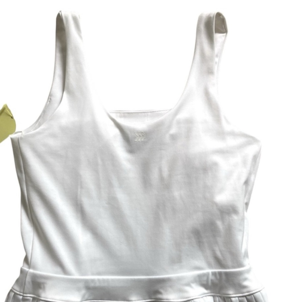 All in Motion Pleated White ivory Activewear with Inner Shorts size M. - Picture 11 of 14